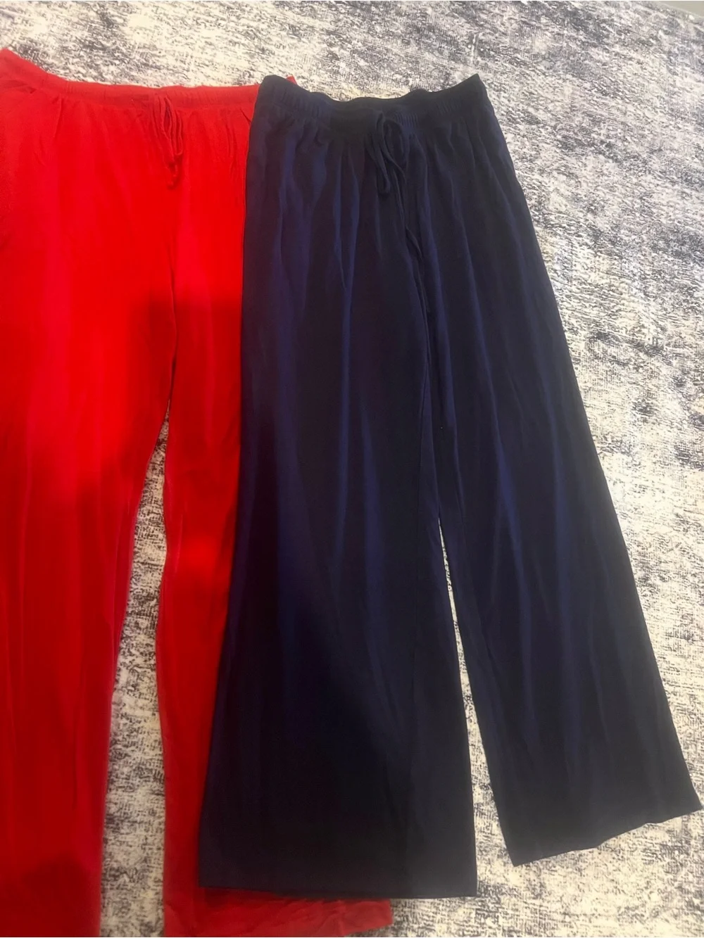 Lot of 4 Lounge Pants in Black, Navy, Beige and Red - Picture 4 of 4